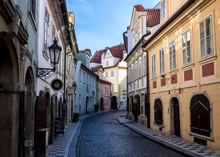 Проживание в семье Quiet G3 Near The Castle